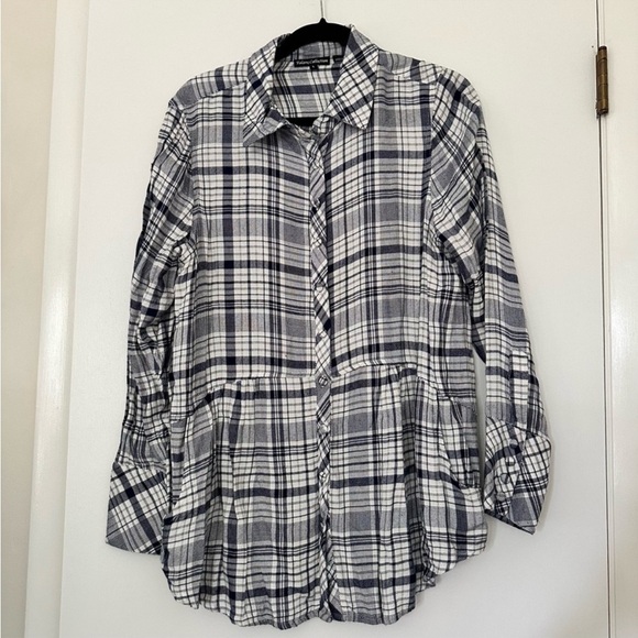 Tolani Collection Plaid Tunic With Embroidered Back M - Picture 2 of 9